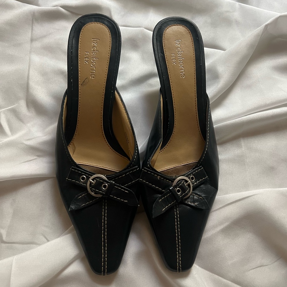 Liz Claiborne navy blue kitten heals